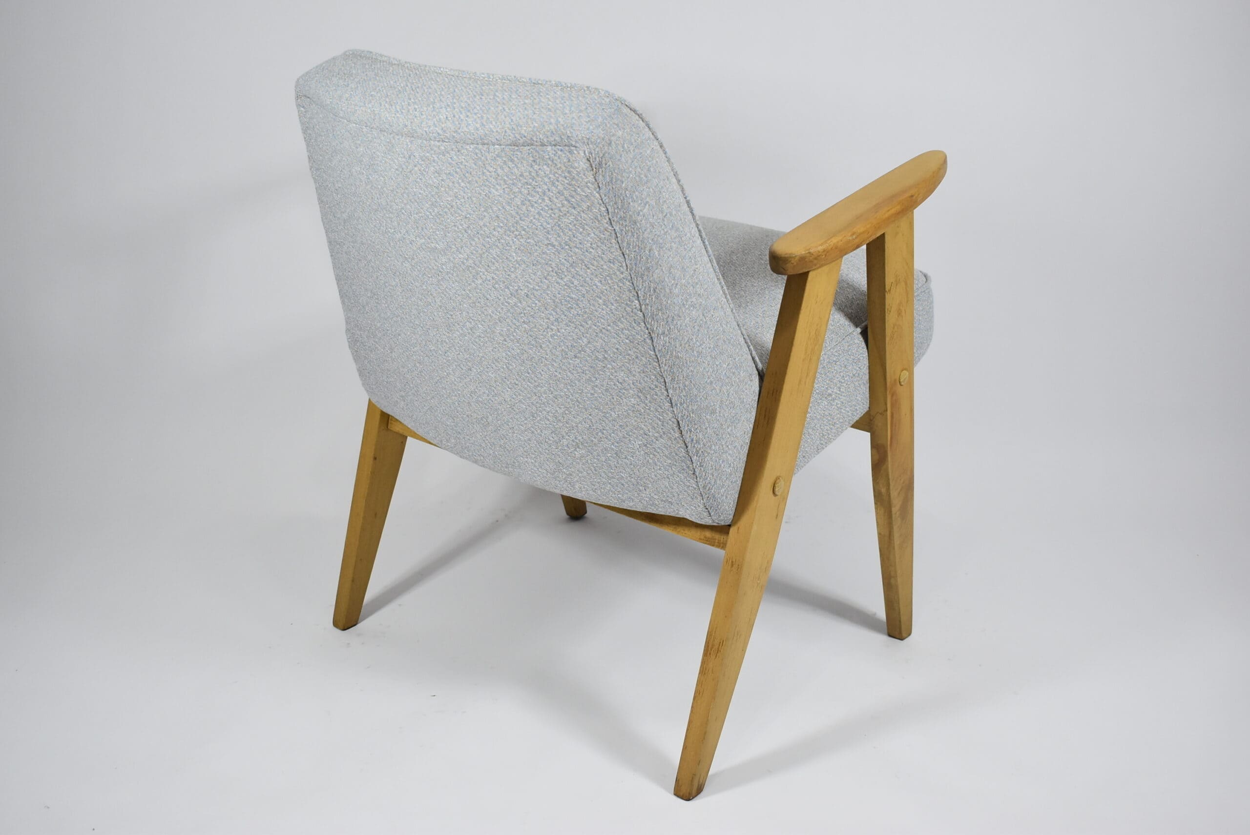 Minimalist Lounge Chair